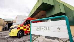 batiment societe generale avec ambulance urgente