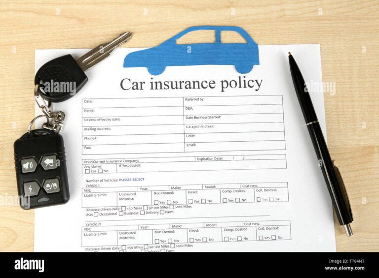 cle de voiture posee sur contrat dassurance