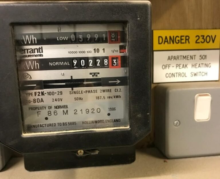 compteur electrique affichant heures creuses et pleines