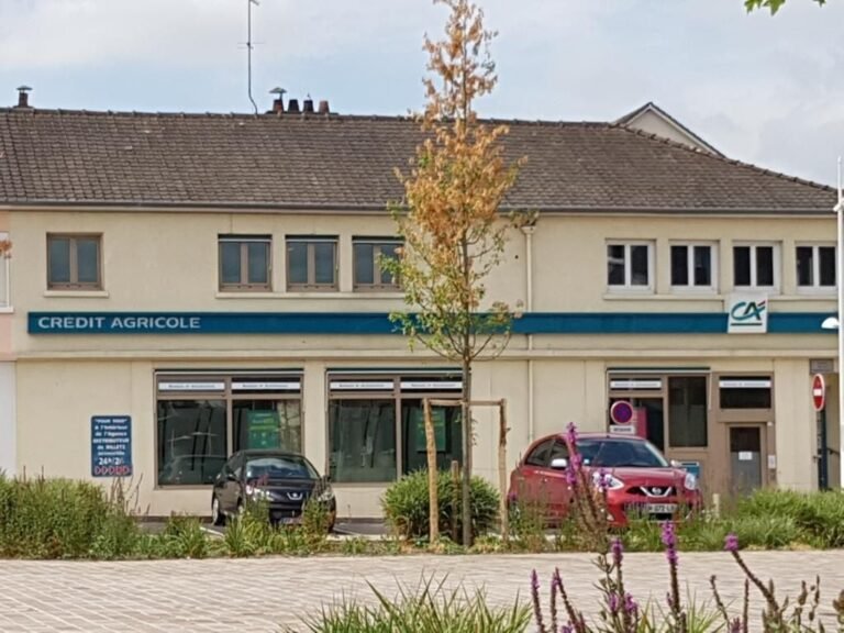 Comment Contacter Le Crédit Agricole à Pont De Veyle Pour Vos Besoins 2 facade agence credit agricole pont de veyle
