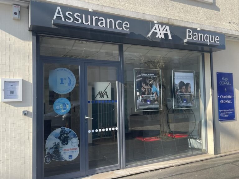 Où se trouve et que propose la Société Générale à Pontault-Combault 22 facade moderne agence societe generale pontault combault