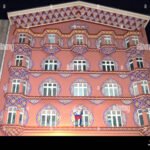 facades-colorees-des-banques-en-ville