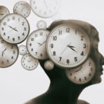 À Quel Âge Peut-On Partir à La Retraite à Taux Plein En France horloge-avec-silhouettes-dage-croissant