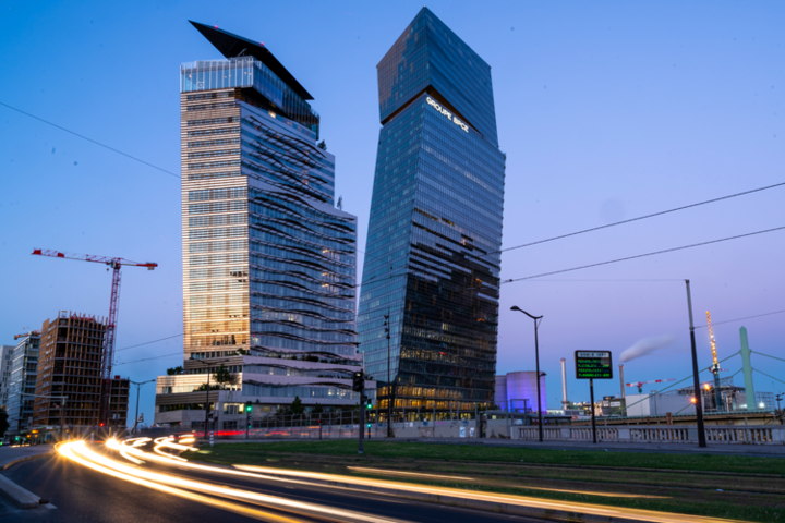 logo bpce vie avec un immeuble caisse depargne