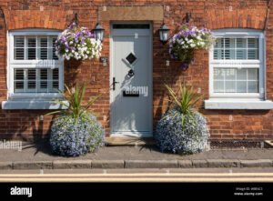 maison ancienne avec fenetres double vitrage modernes