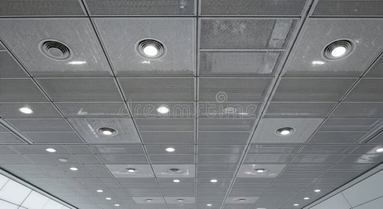 Quelles solutions pour un plafond li ret a performant et esthétique 29 plafond suspendu moderne avec eclairage integre